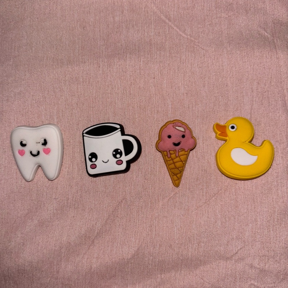 Cute Random Croc Accessories Set (USED)